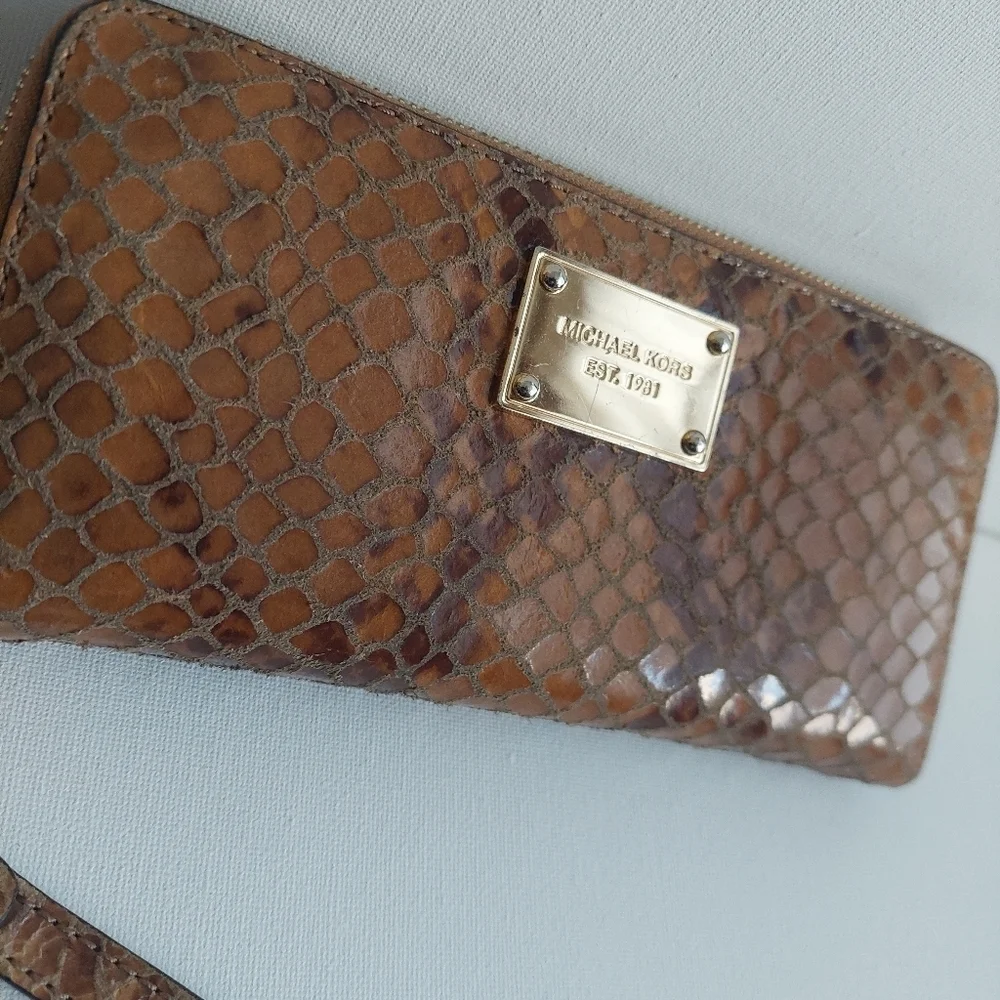 Michael Kors Long Wallet Zippered Wallet Wristlet. (Bag E)